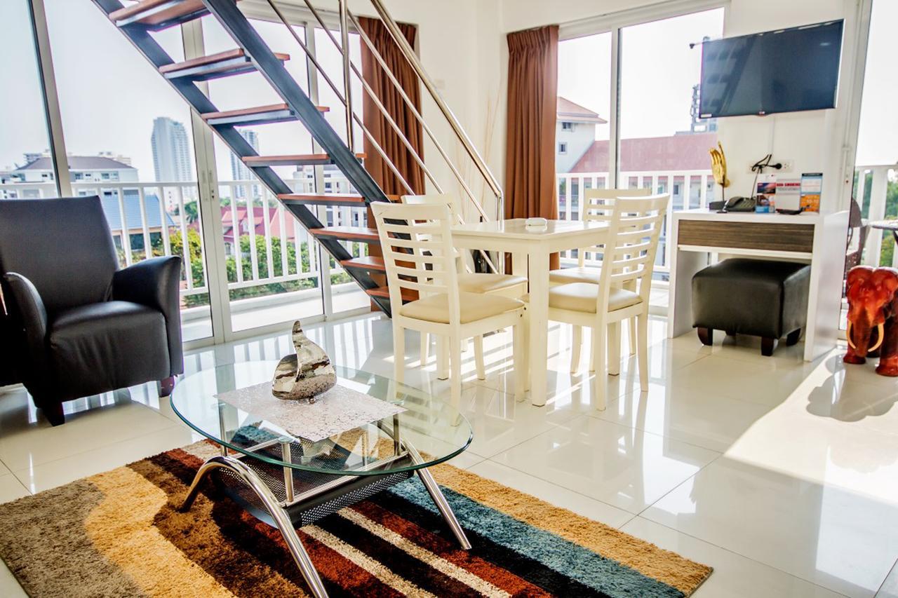 Family Residence Pattaya Exterior photo