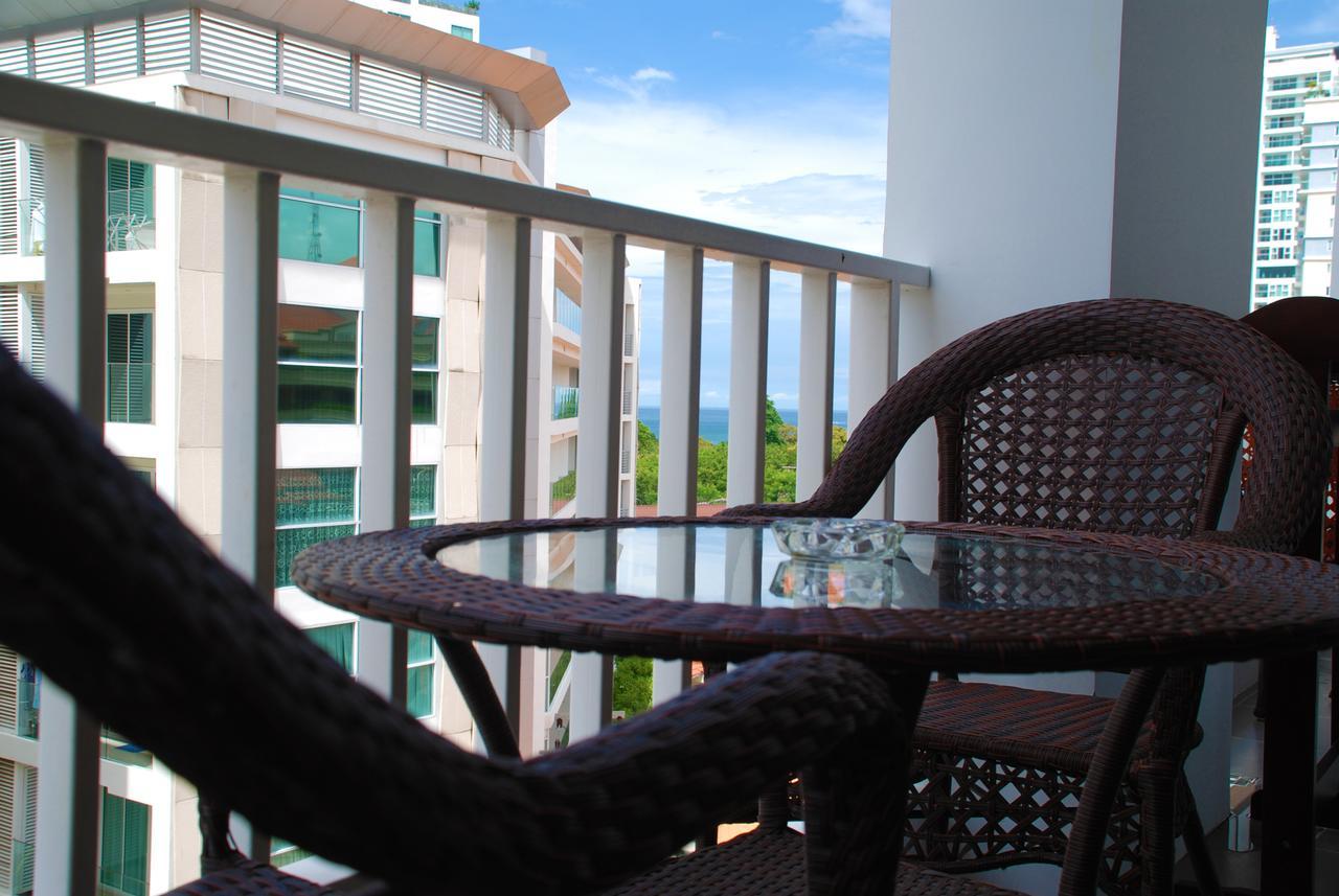 Family Residence Pattaya Exterior photo