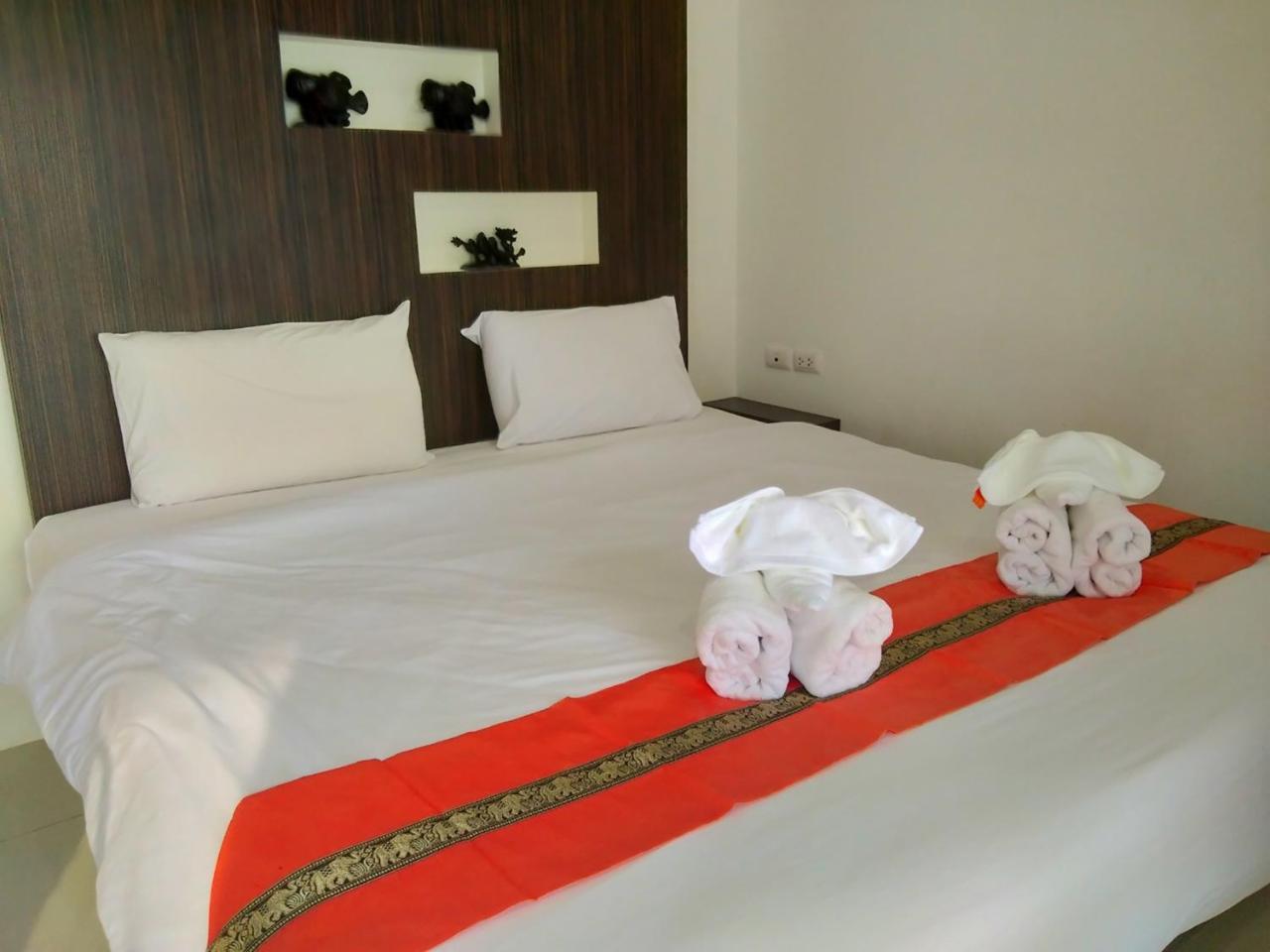 Family Residence Pattaya Exterior photo